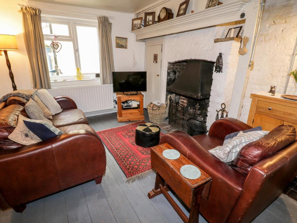 Inglenook Cottage room 3