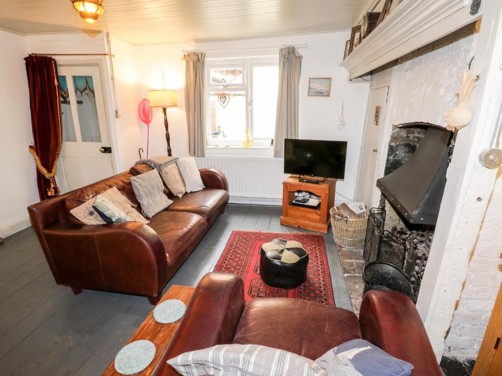 Inglenook Cottage room 4