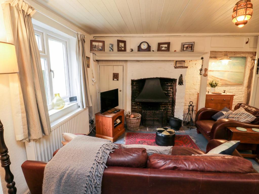 Inglenook Cottage room 6
